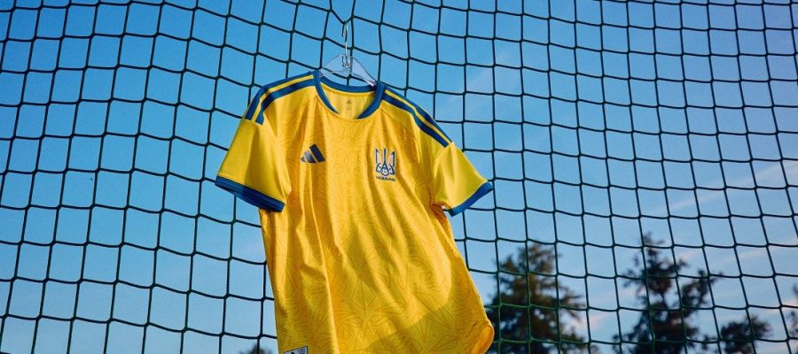 Українська асоціація футболу представила нову домашню форму збірної України (фото)