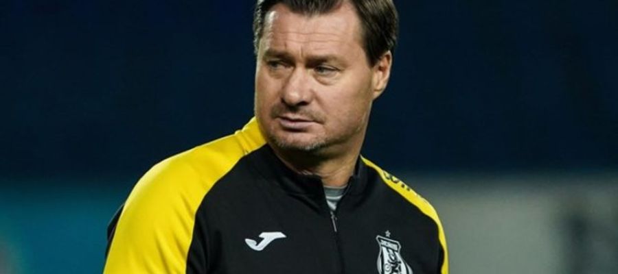 Слідом за Вернидубом! Ще один азербайджанський клуб запросив українського тренера