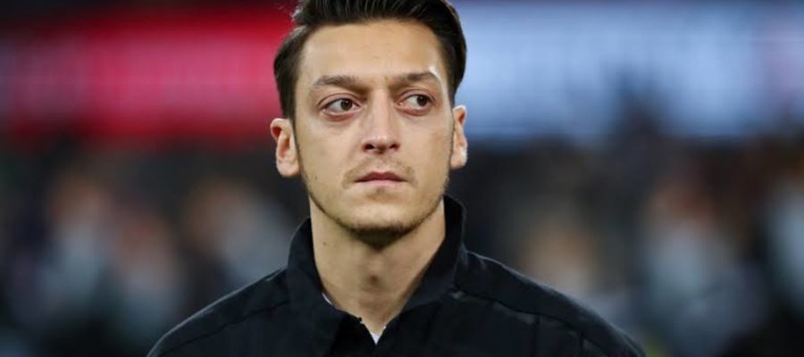 Месут Озіл зробив ганебну заяву і підтримав російський футбол під час кривавої агресії