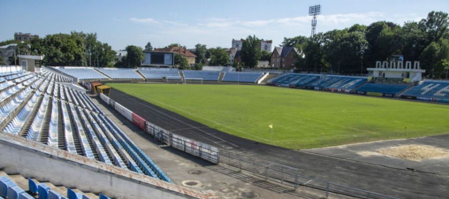 Хочуть грати матчі УПЛ в Чернівцях! Буковина готує масштабну реконструкцію стадіону