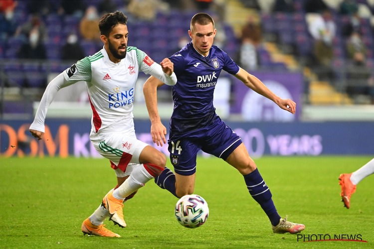 Украинский защитник “Андерлехта” подхватил коронавирус